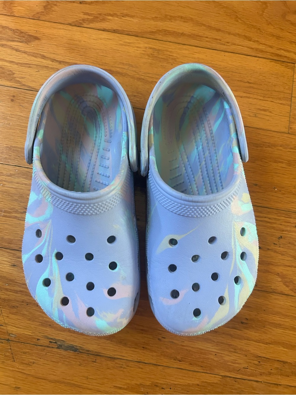 Like new girls Crocs Iridescent Clog Shoes size 1Y
